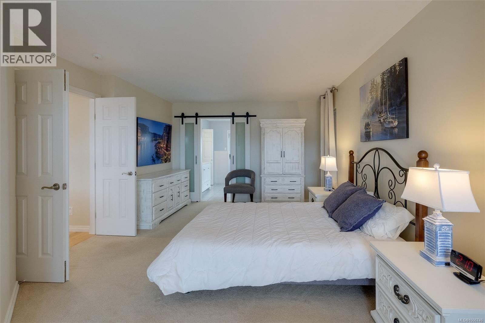 552 Marine View, Cobble Hill