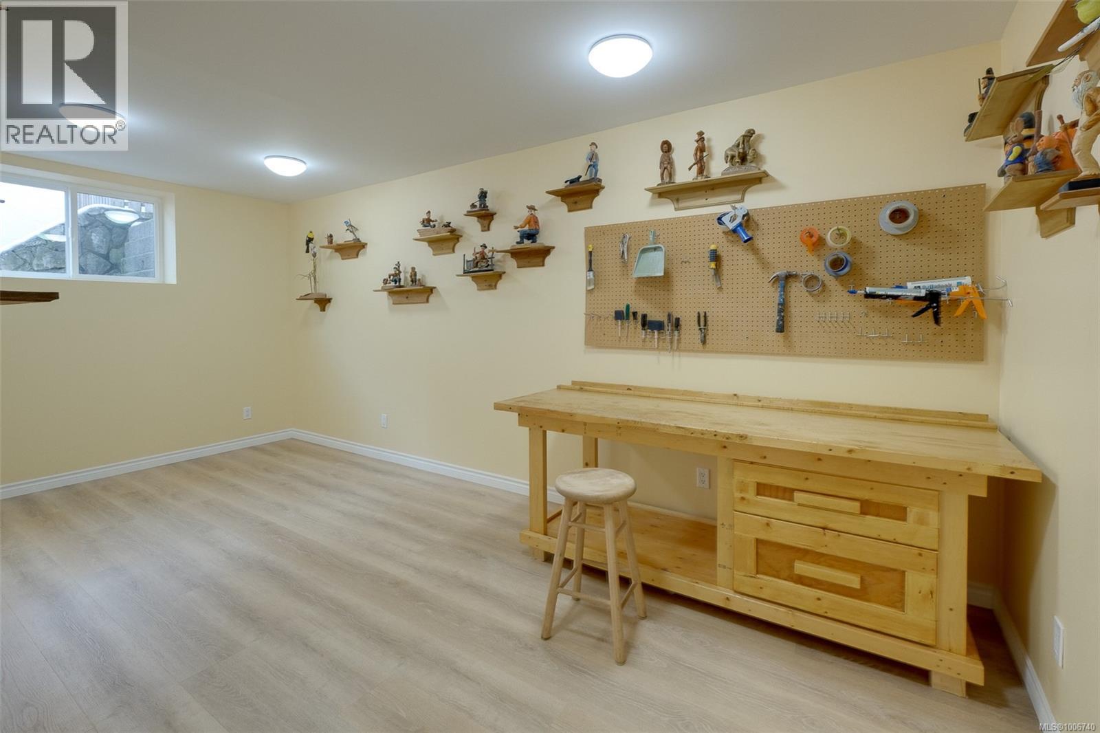 552 Marine View, Cobble Hill
