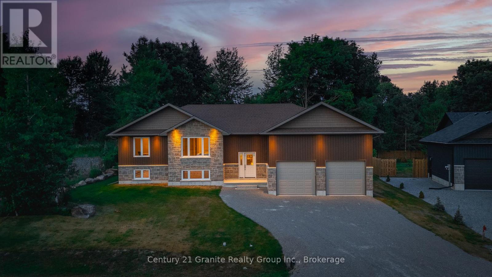 Photo 2 of 7 Marluc Avenue, Minden Hills ON