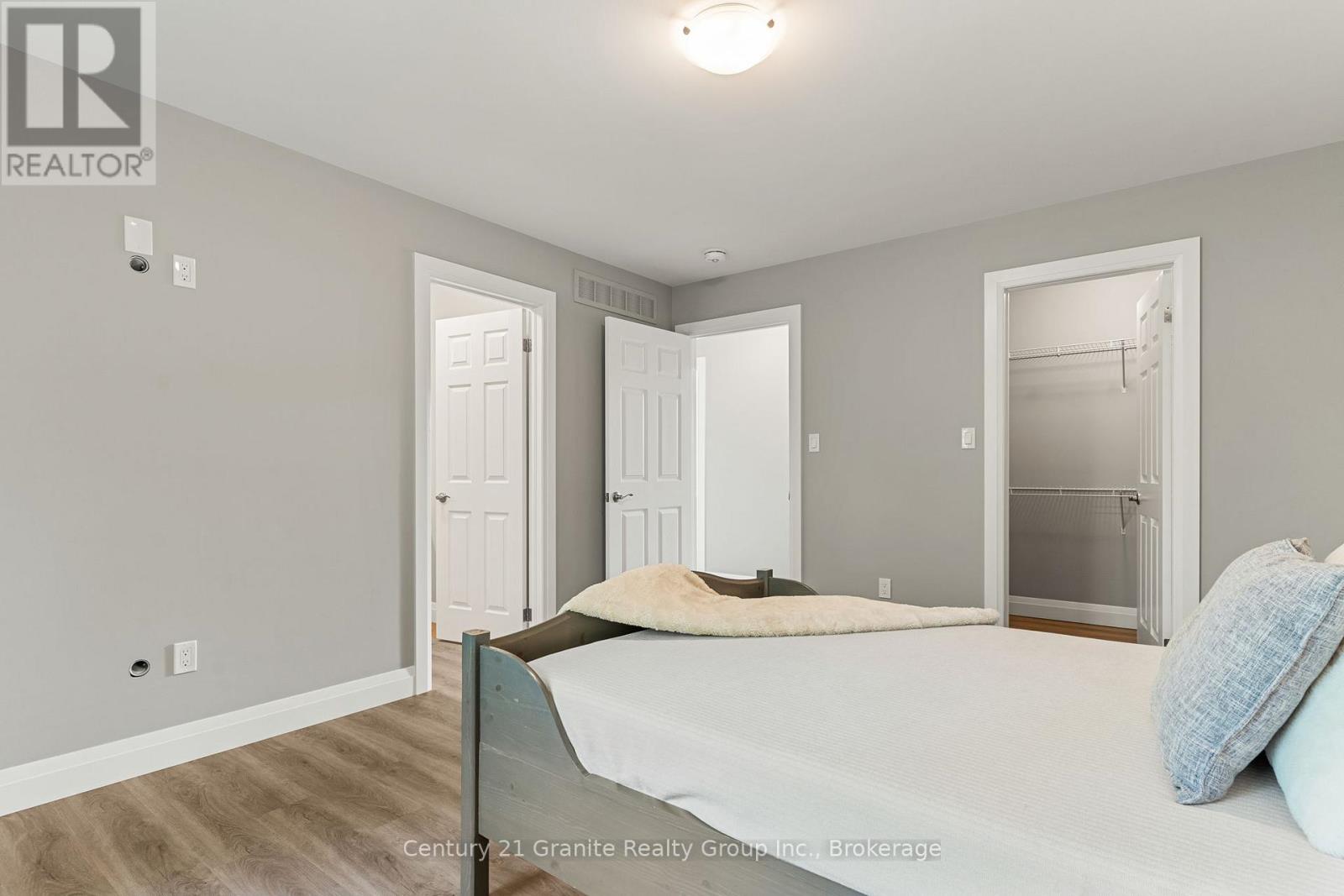 Photo 27 of 7 Marluc Avenue, Minden Hills ON