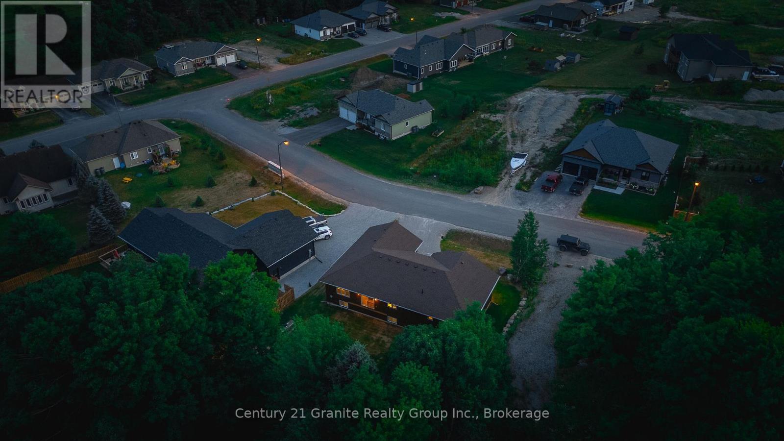 Photo 43 of 7 Marluc Avenue, Minden Hills ON