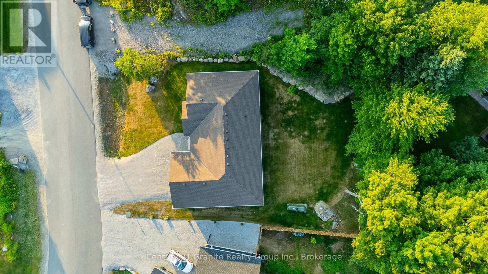 Photo 46 of 7 Marluc Avenue, Minden Hills ON