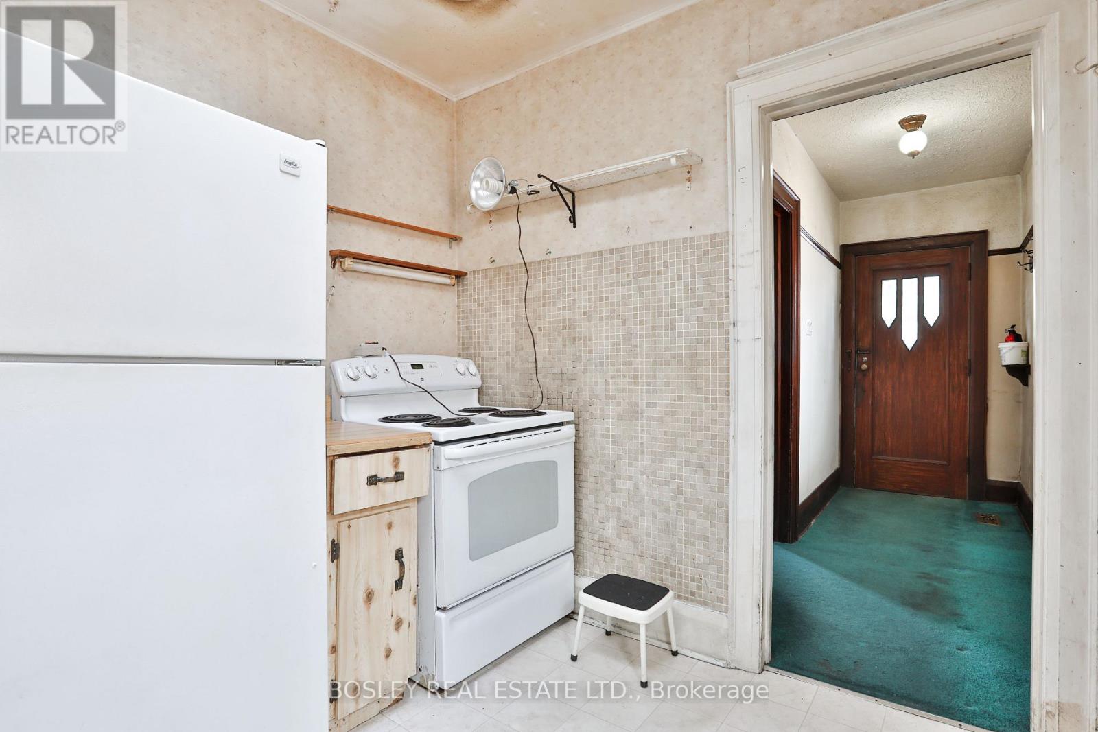 Photo 25 of 15 Whitewood Road, Toronto ON