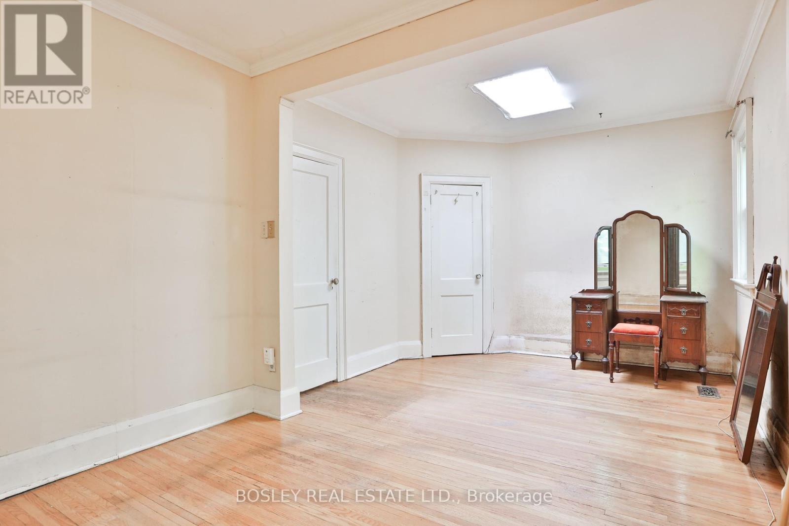 Photo 24 of 15 Whitewood Road, Toronto ON