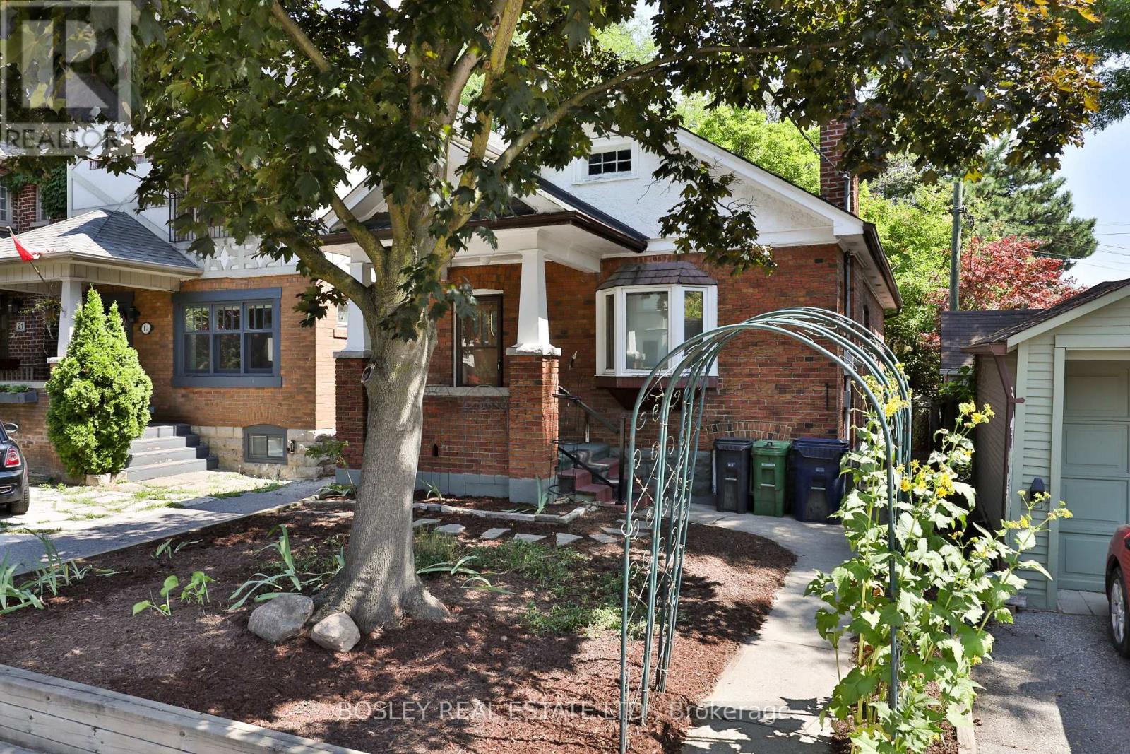 Photo 17 of 15 Whitewood Road, Toronto ON