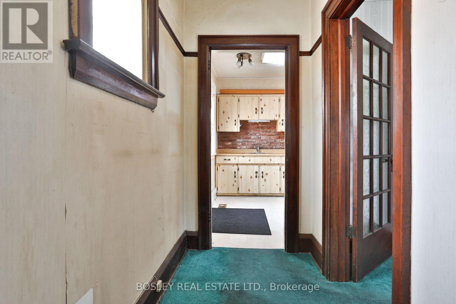 Photo 18 of 15 Whitewood Road, Toronto ON