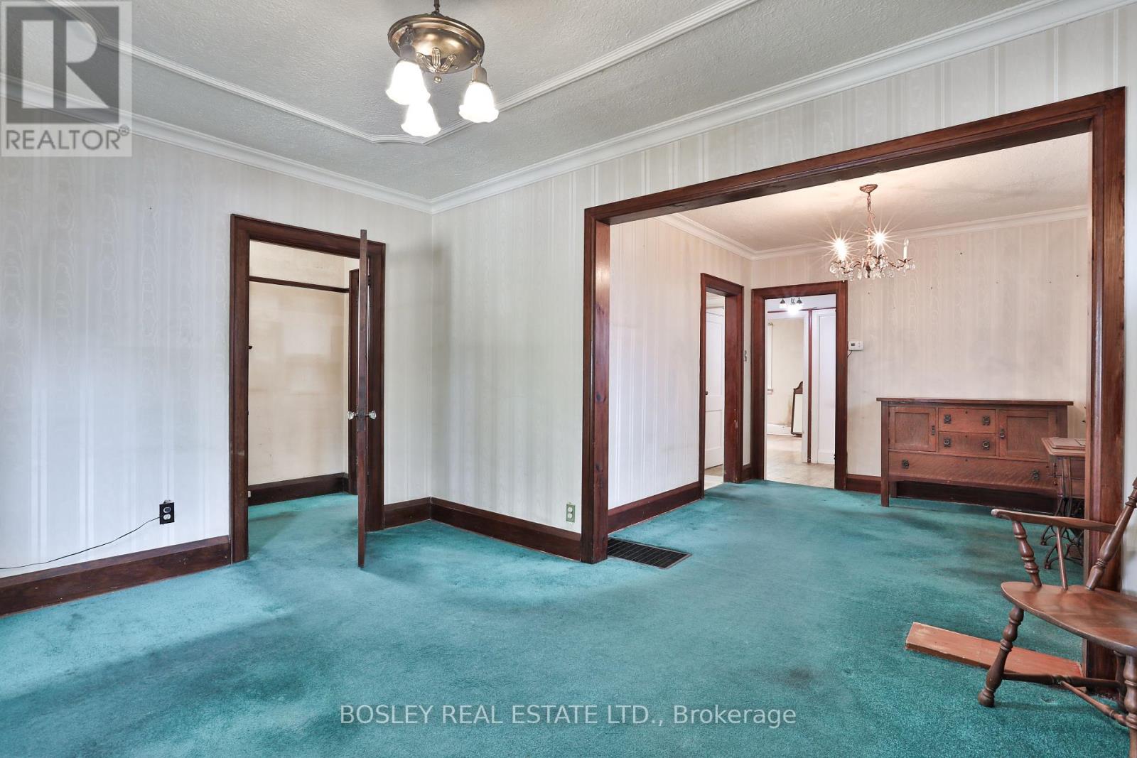 Photo 21 of 15 Whitewood Road, Toronto ON