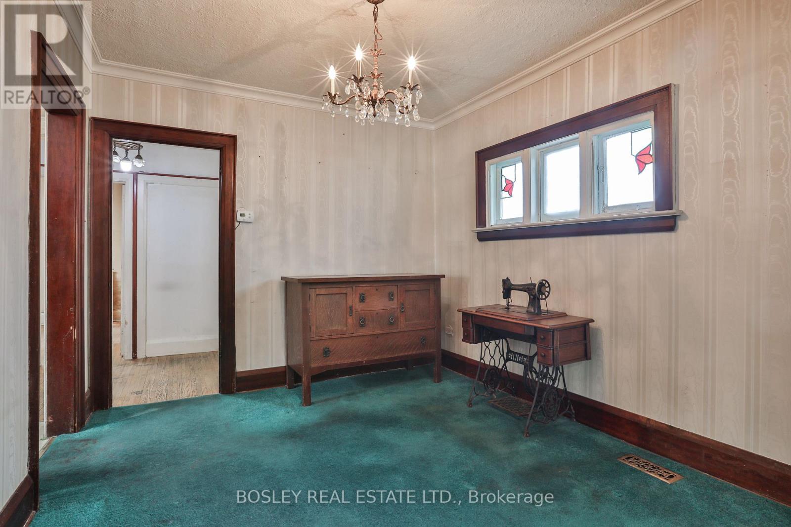 Photo 6 of 15 Whitewood Road, Toronto ON