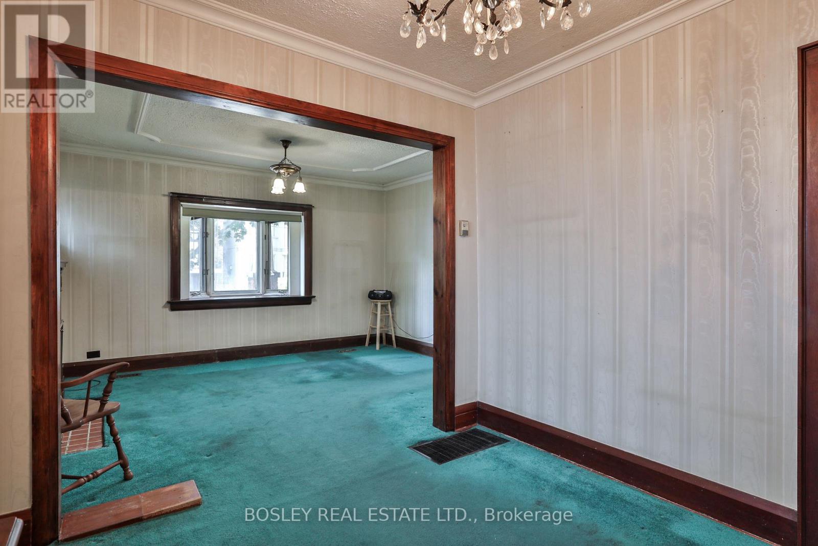 Photo 20 of 15 Whitewood Road, Toronto ON