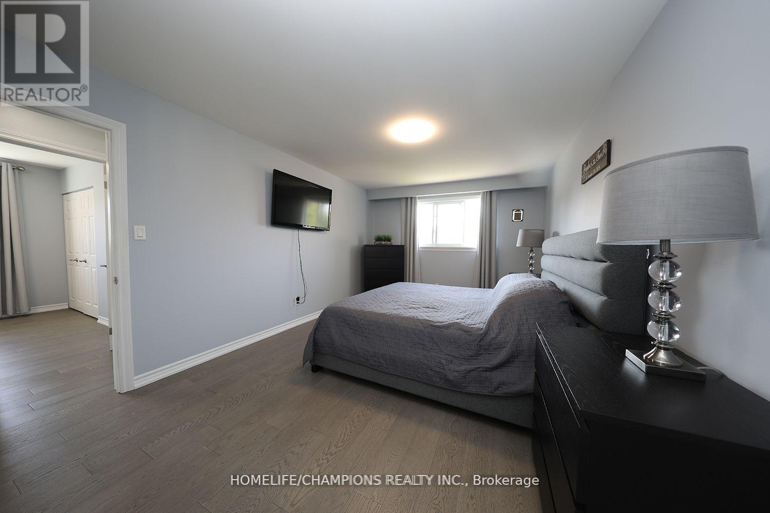 Photo 34 of 646 Chancery Court, Oshawa ON