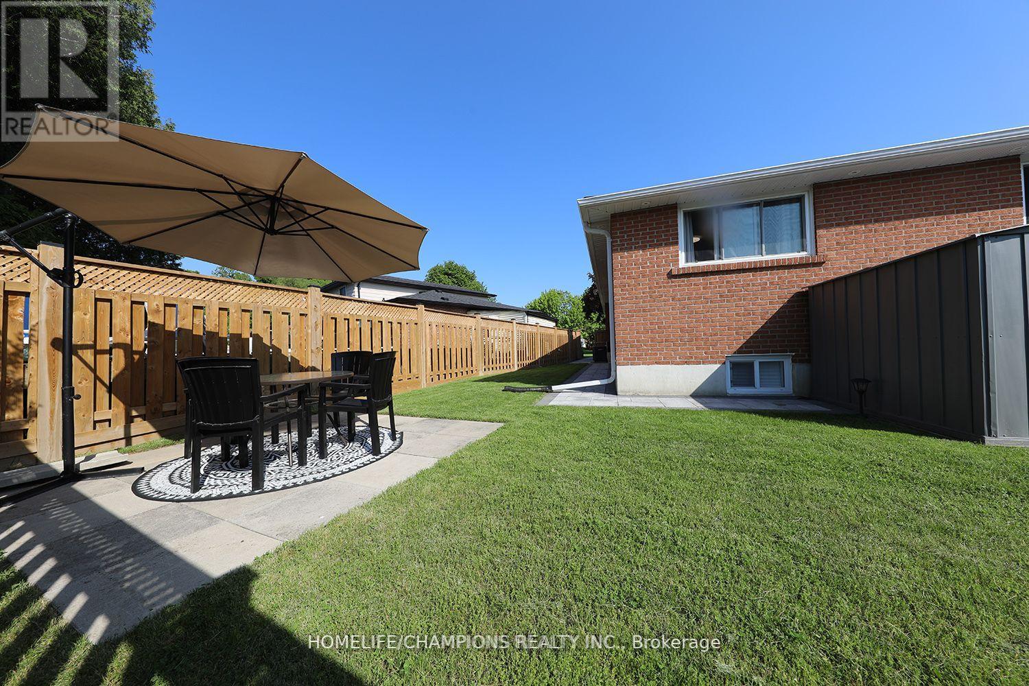 Photo 16 of 646 Chancery Court, Oshawa ON