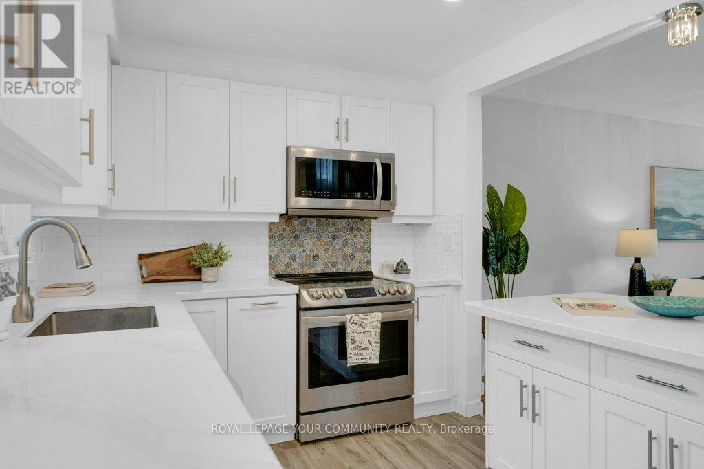 Photo 4 of 36 Dawson Street, Whitby ON