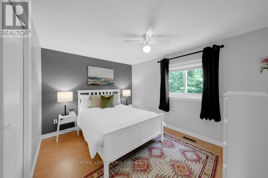 Photo 25 of 36 Dawson Street, Whitby ON