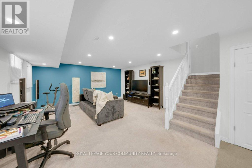 Photo 44 of 36 Dawson Street, Whitby ON