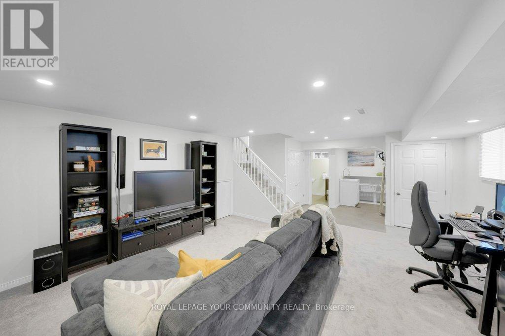 Photo 34 of 36 Dawson Street, Whitby ON