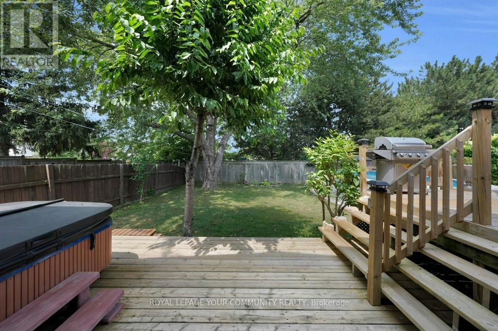Photo 46 of 36 Dawson Street, Whitby ON