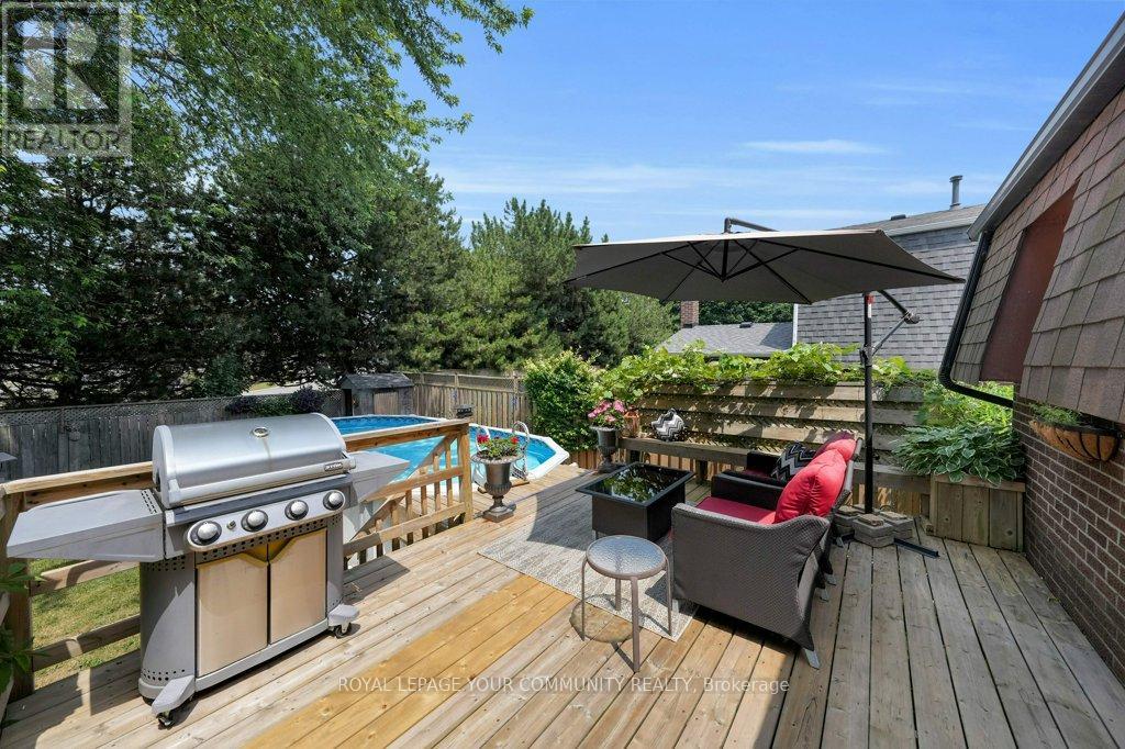 Photo 32 of 36 Dawson Street, Whitby ON