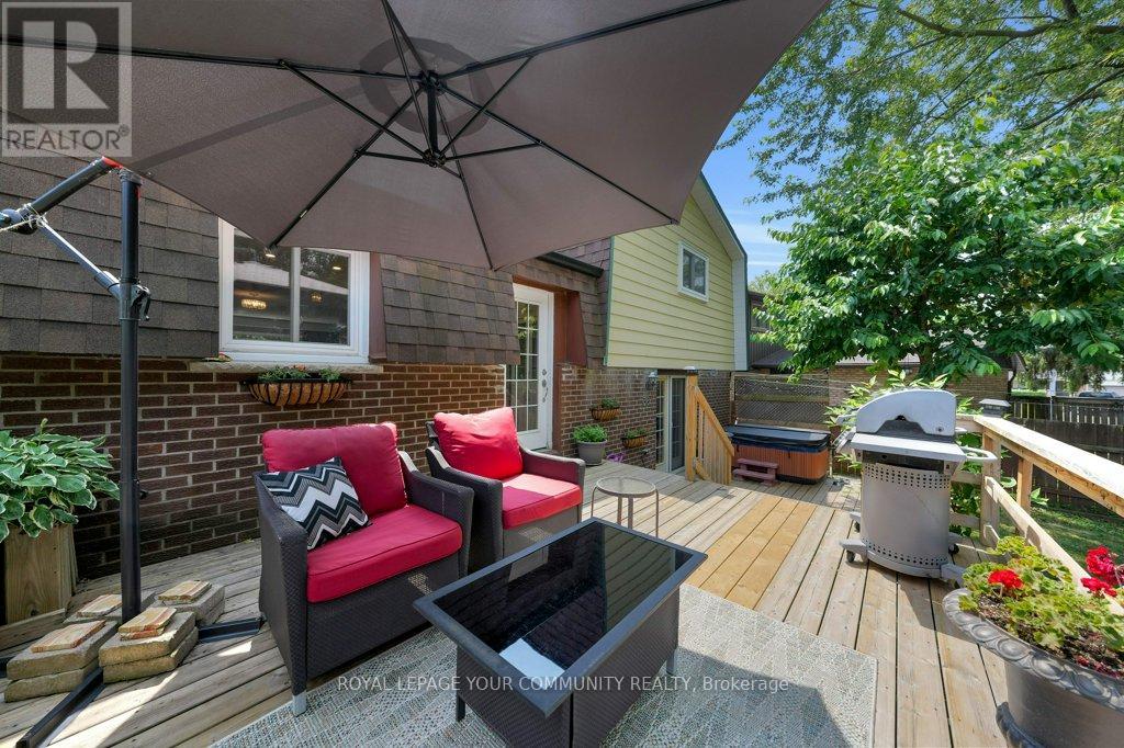 Photo 35 of 36 Dawson Street, Whitby ON