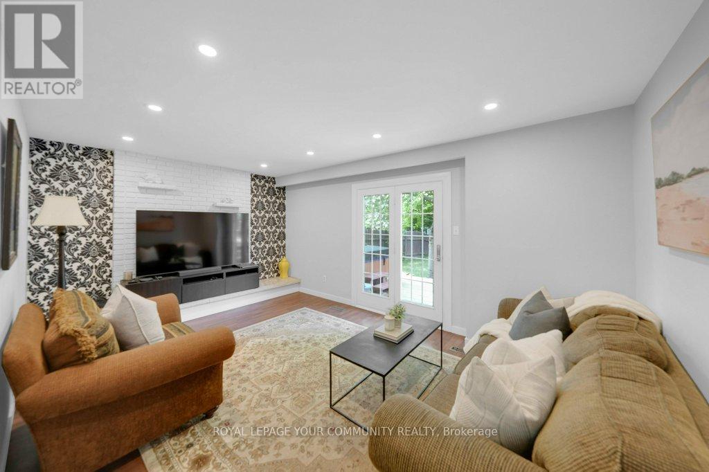 Photo 29 of 36 Dawson Street, Whitby ON