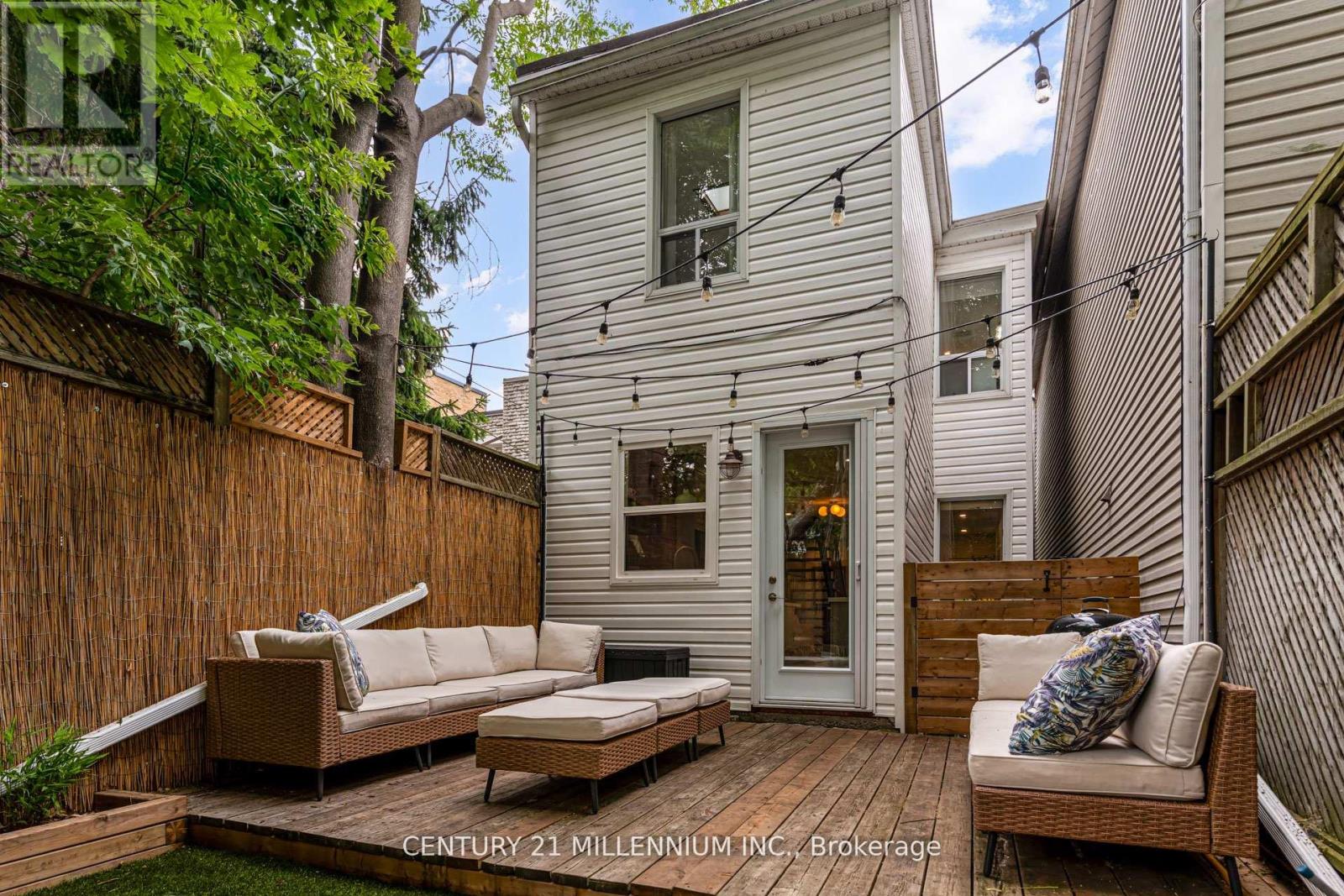 Photo 40 of 634 Woodbine Avenue, Toronto ON