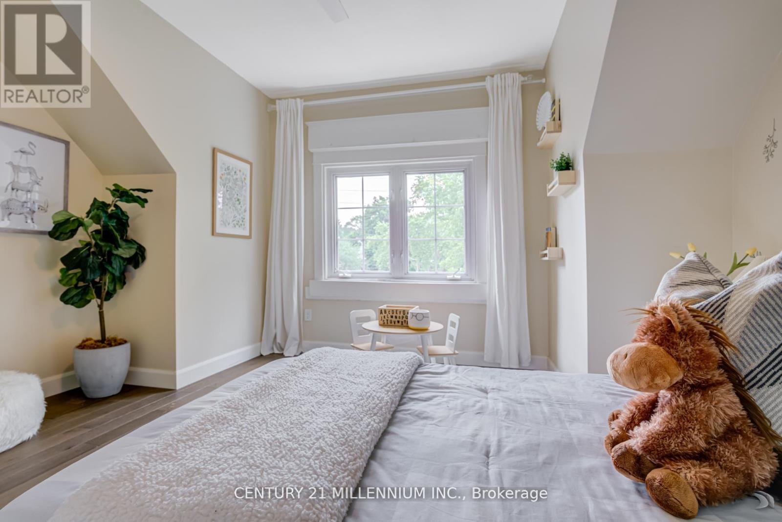 Photo 25 of 634 Woodbine Avenue, Toronto ON
