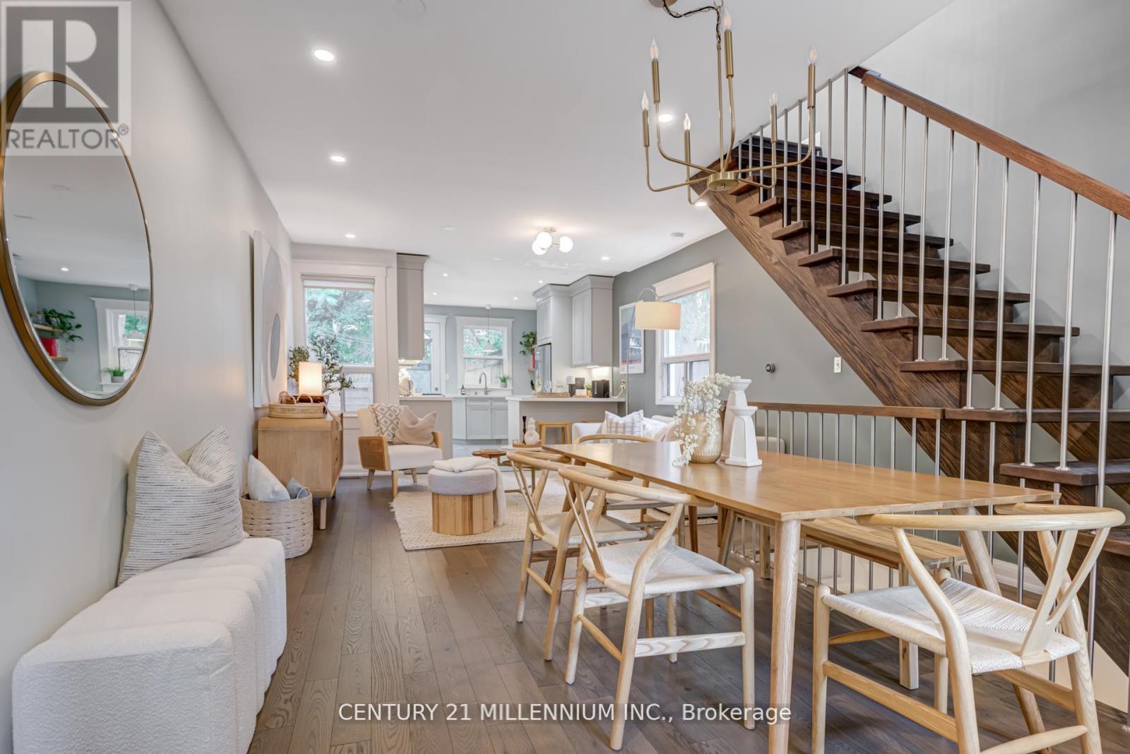 Photo 18 of 634 Woodbine Avenue, Toronto ON