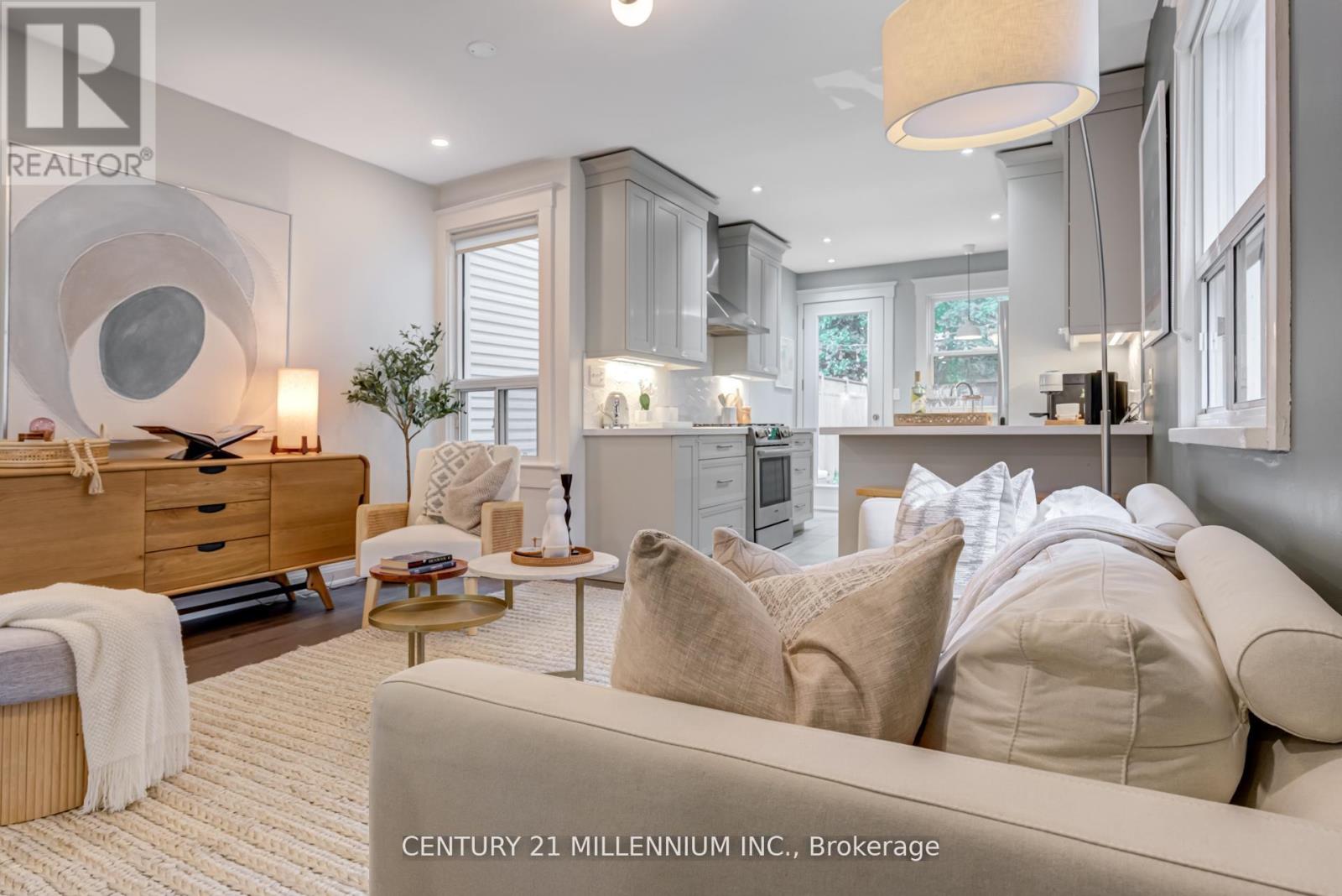 Photo 17 of 634 Woodbine Avenue, Toronto ON