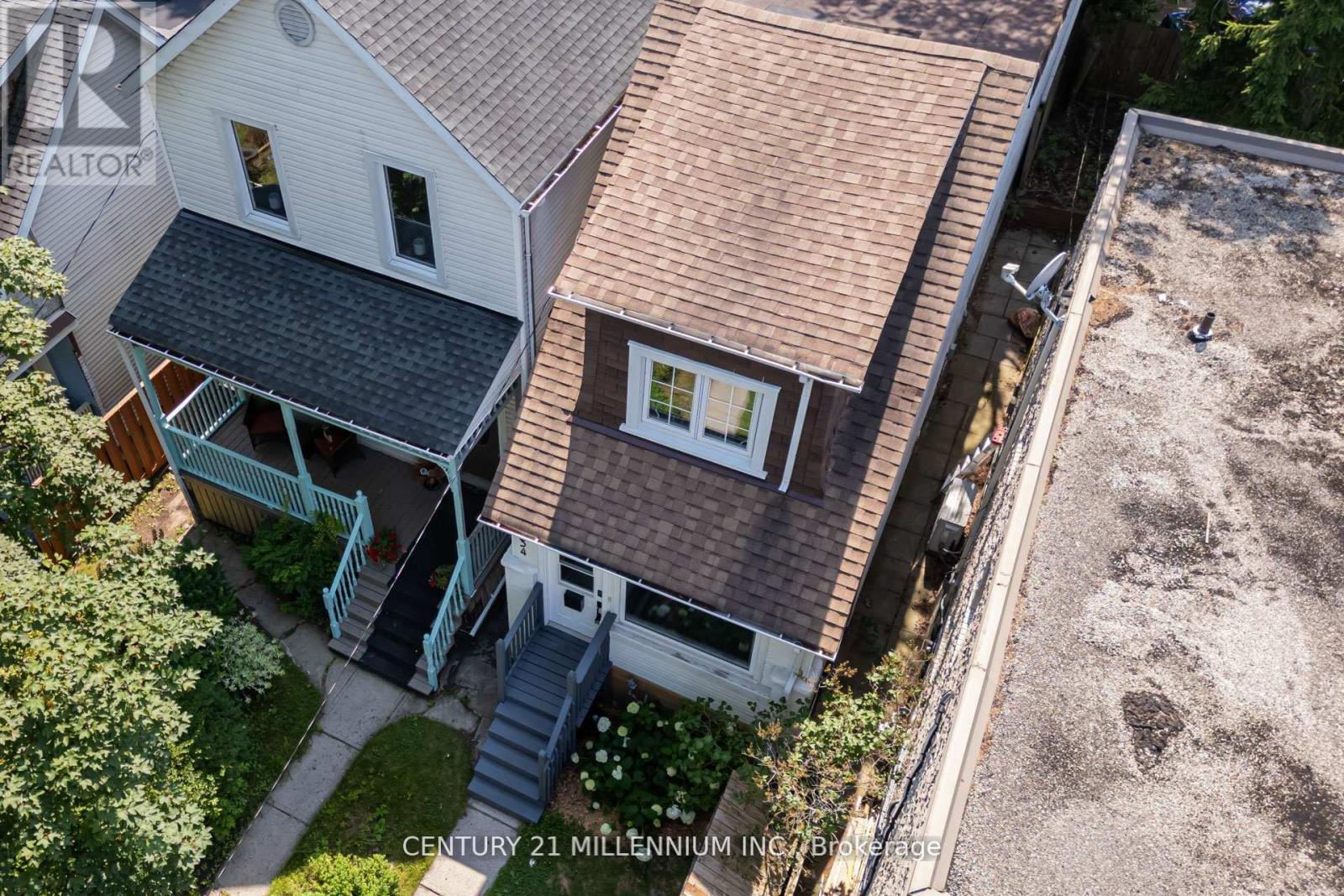 Photo 32 of 634 Woodbine Avenue, Toronto ON