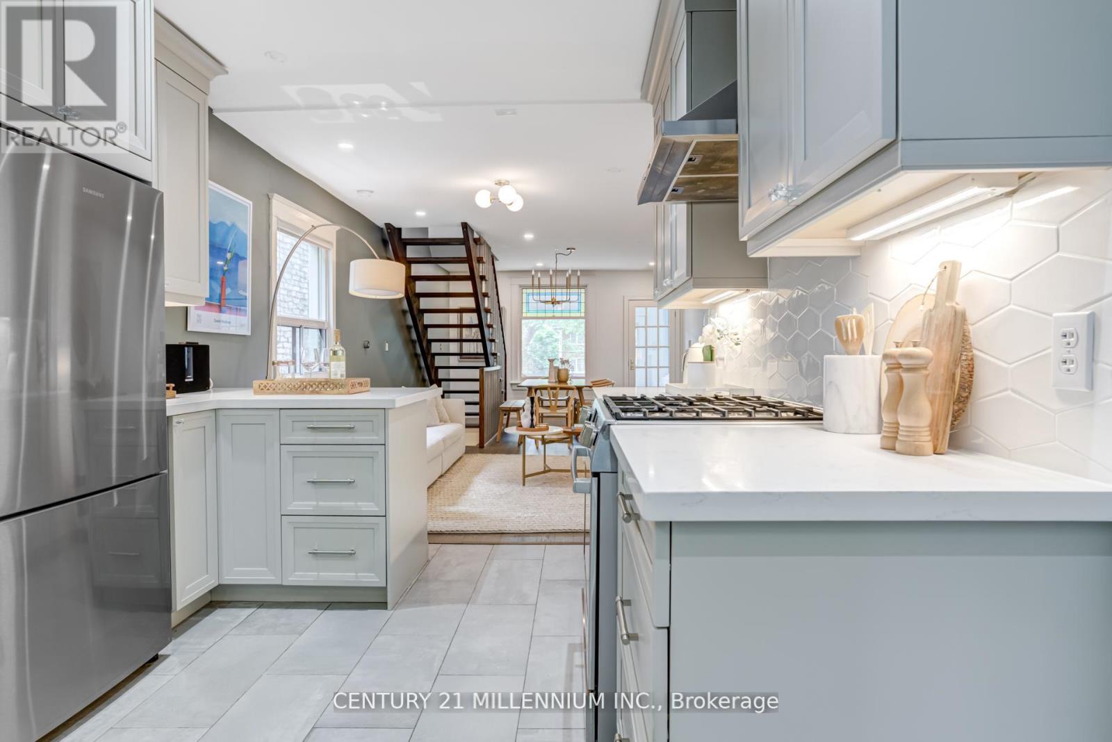 Photo 34 of 634 Woodbine Avenue, Toronto ON