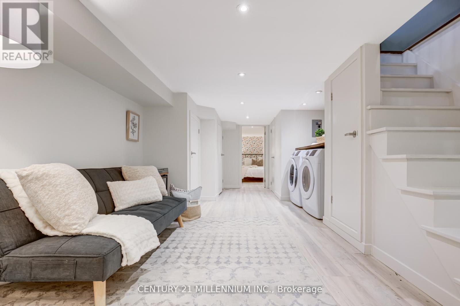 Photo 24 of 634 Woodbine Avenue, Toronto ON