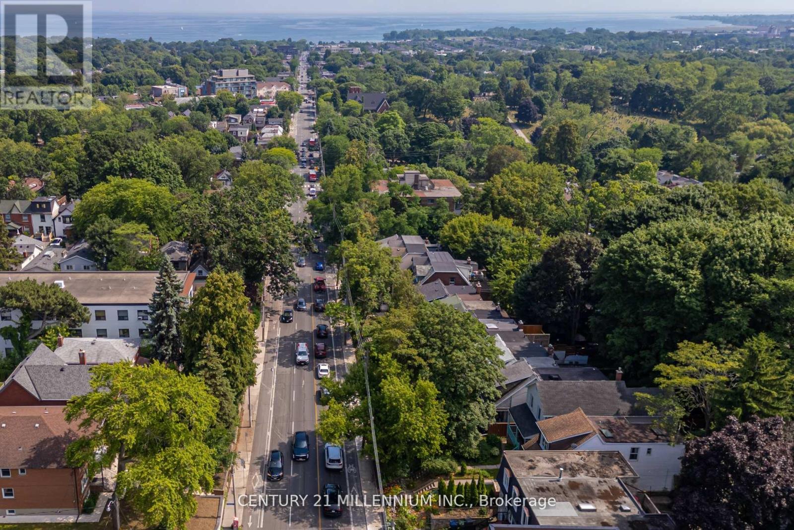 Photo 31 of 634 Woodbine Avenue, Toronto ON