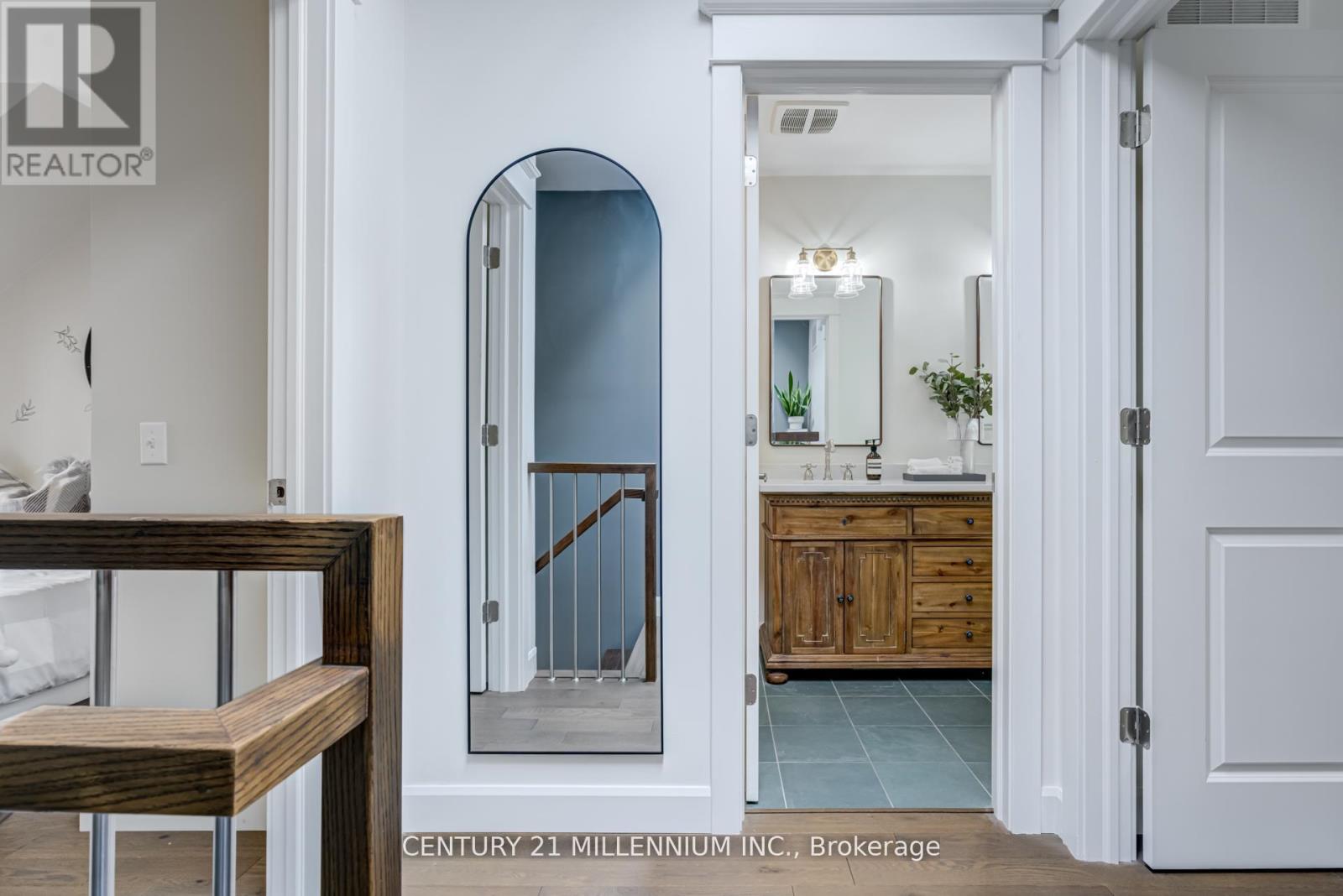 Photo 2 of 634 Woodbine Avenue, Toronto ON