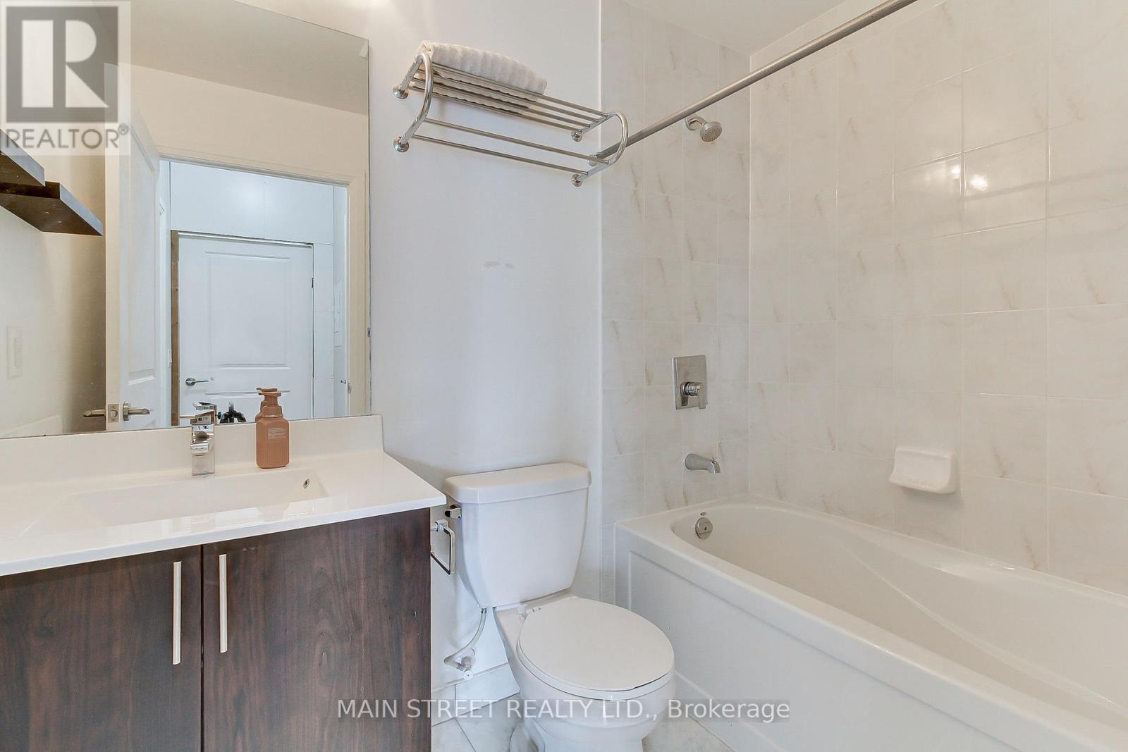 Photo 3 of 308 520 Steeles Avenue, Vaughan ON