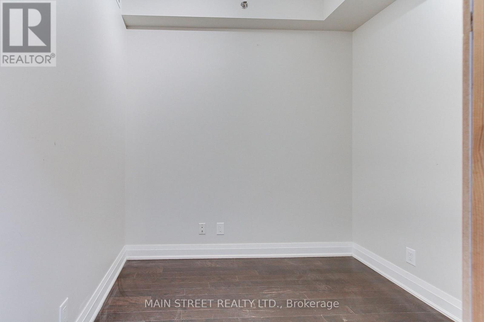 Photo 24 of 308 520 Steeles Avenue, Vaughan ON