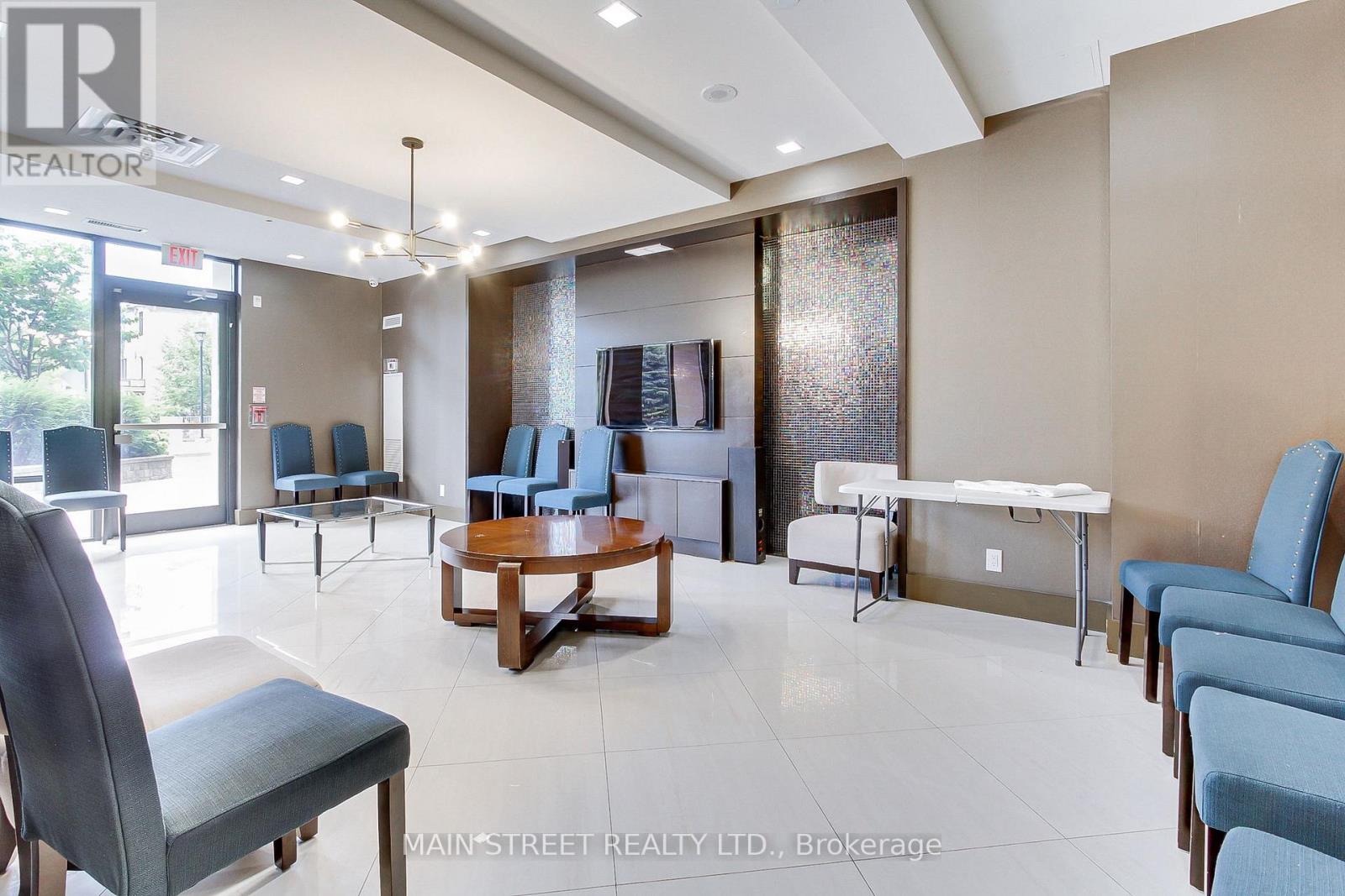 Photo 2 of 308 520 Steeles Avenue, Vaughan ON