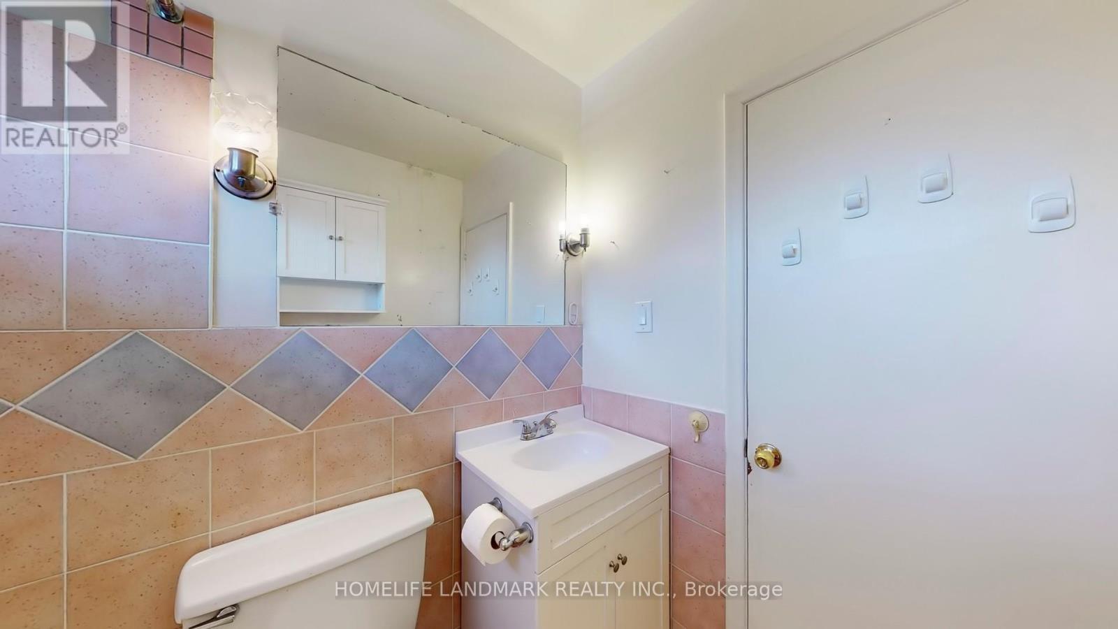 Photo 15 of 424 Bonita Crescent, Richmond Hill ON