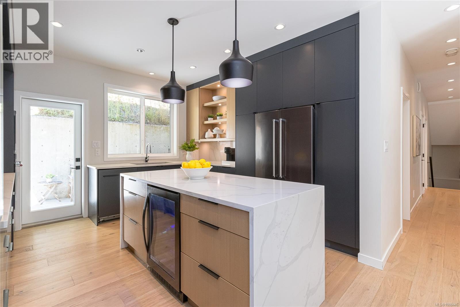 Photo 19 of 840 Haliburton Rd, Saanich BC