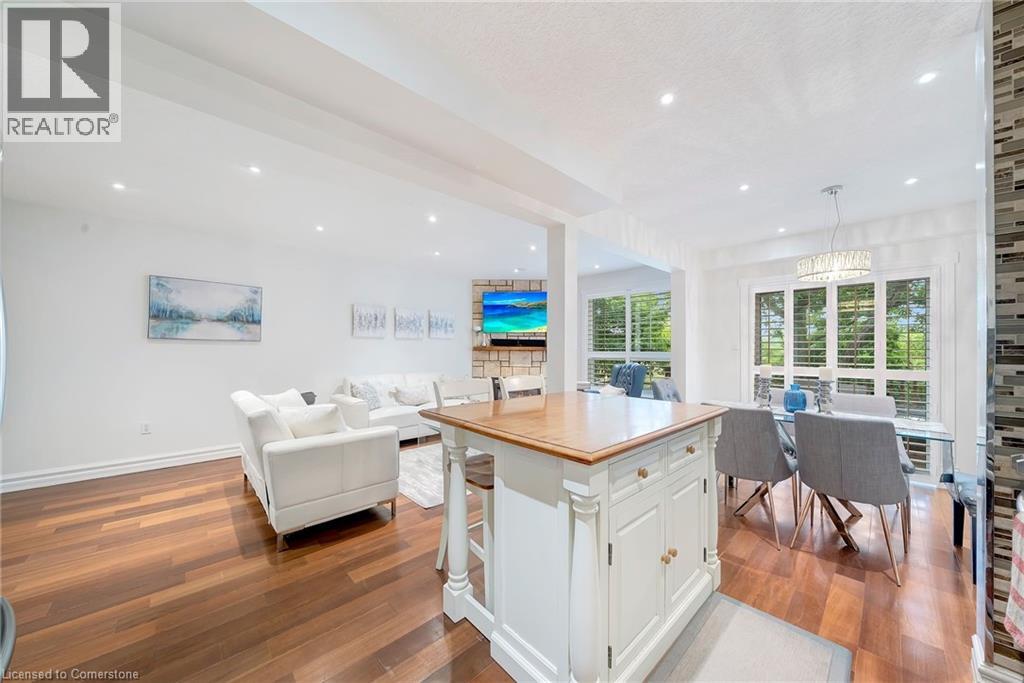 Photo 14 of 800 Paramount Drive Unit 28, Stoney Creek ON