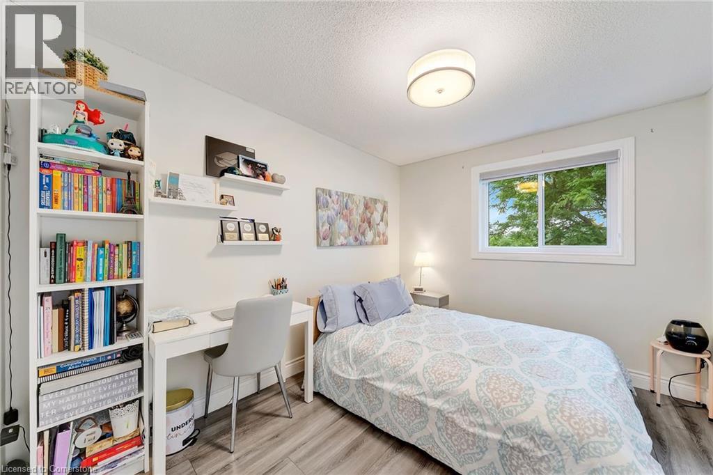 Photo 23 of 800 Paramount Drive Unit 28, Stoney Creek ON