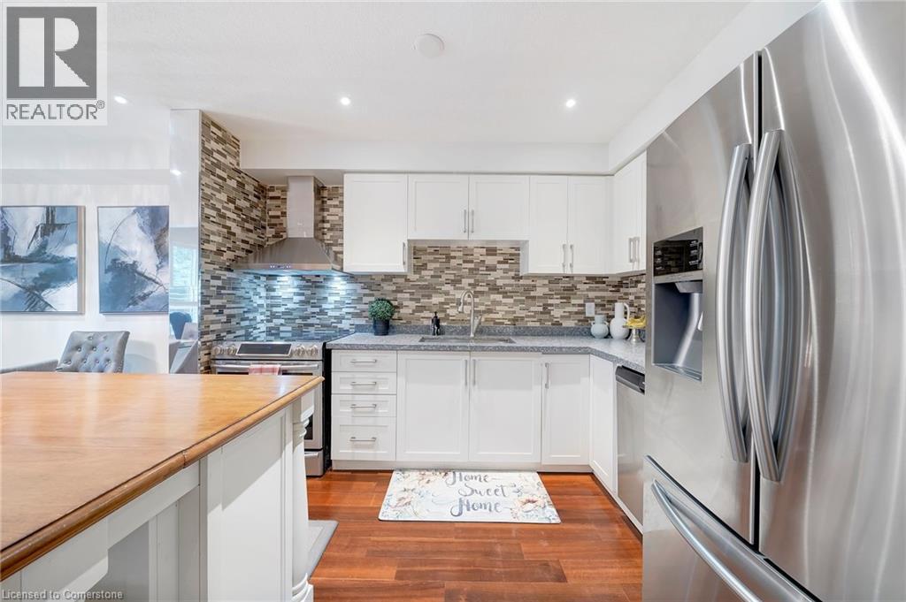 Photo 15 of 800 Paramount Drive Unit 28, Stoney Creek ON