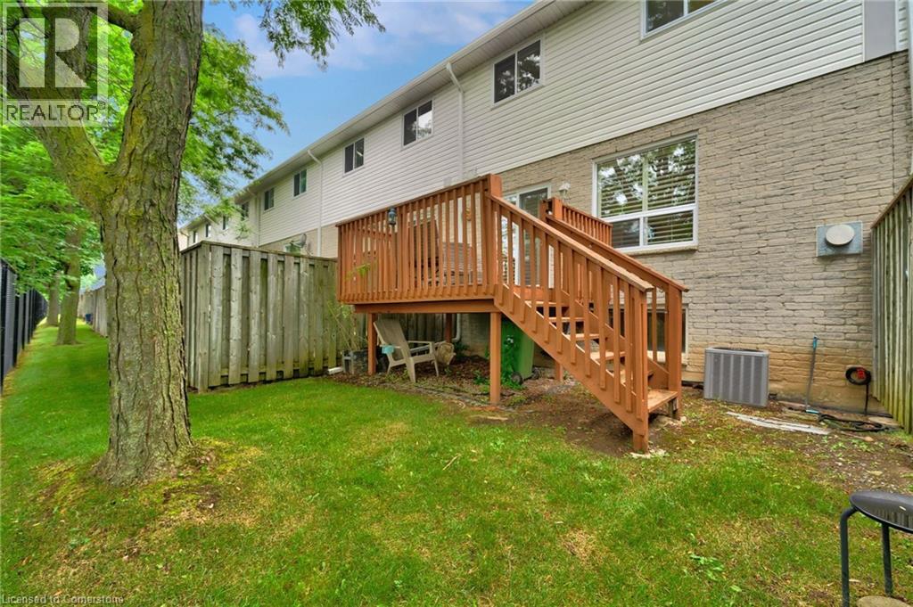 Photo 27 of 800 Paramount Drive Unit 28, Stoney Creek ON