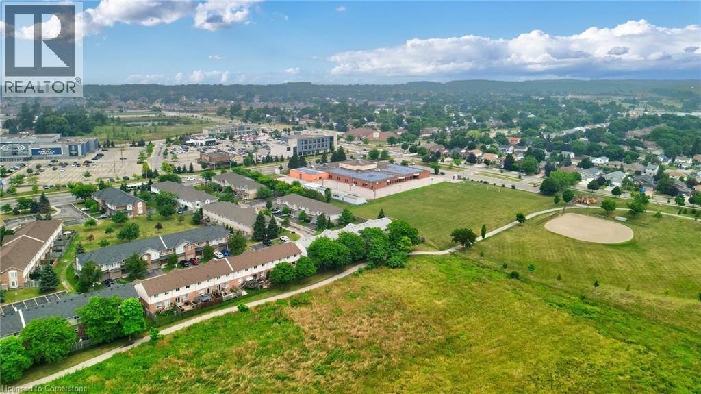 Photo 37 of 800 Paramount Drive Unit 28, Stoney Creek ON