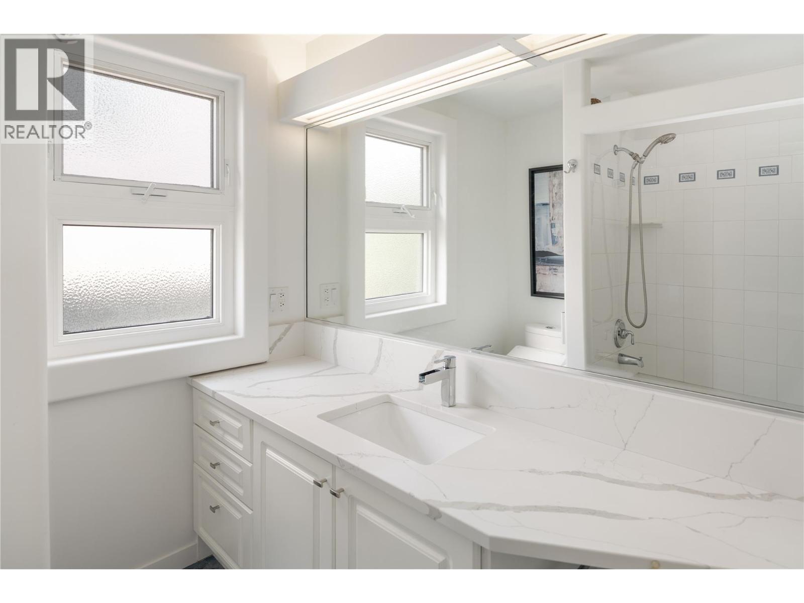  354 BURNE Avenue, Kelowna