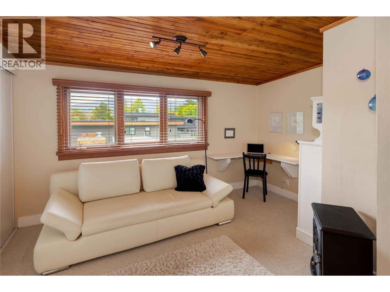  354 BURNE Avenue, Kelowna