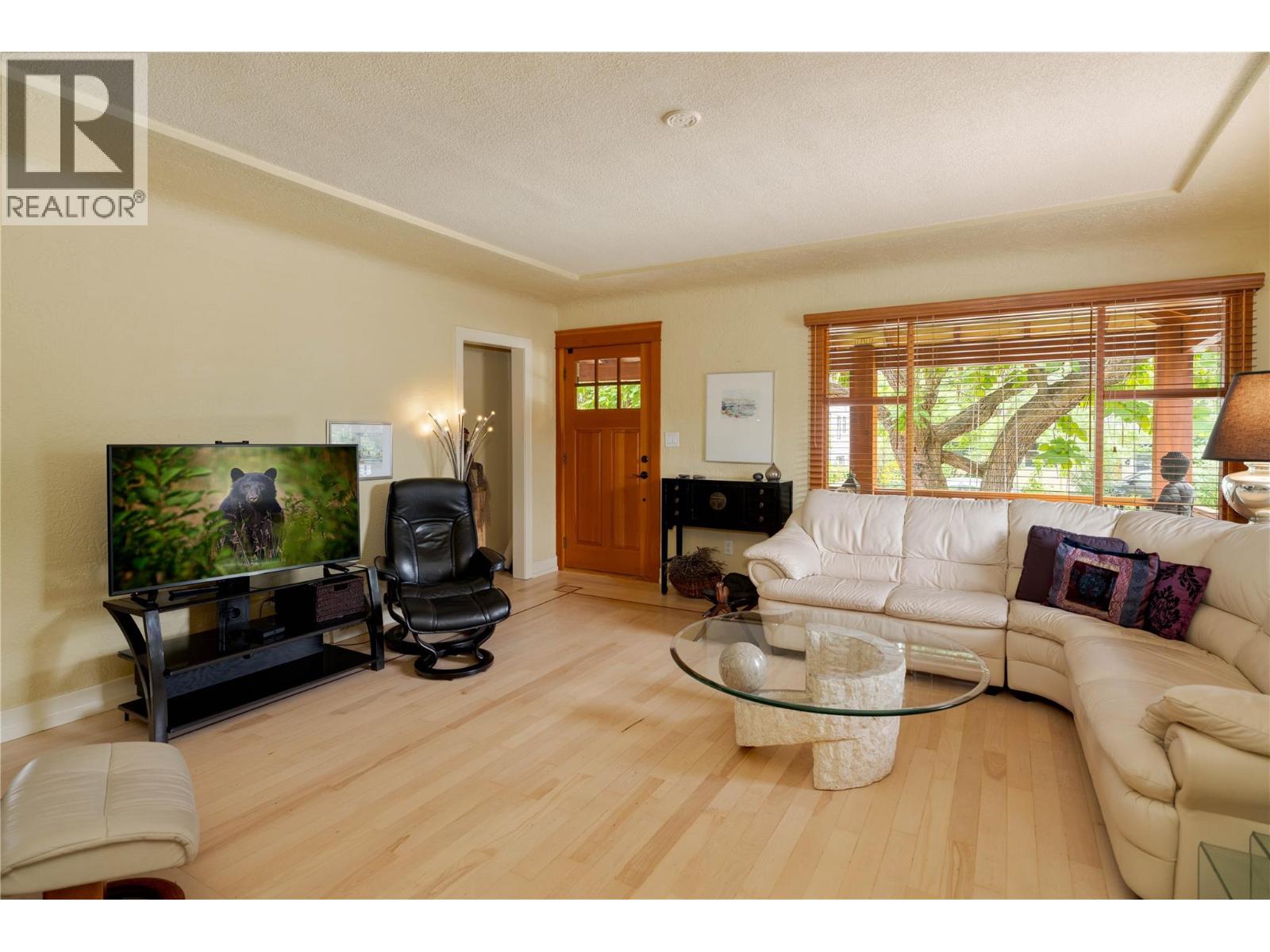  354 BURNE Avenue, Kelowna