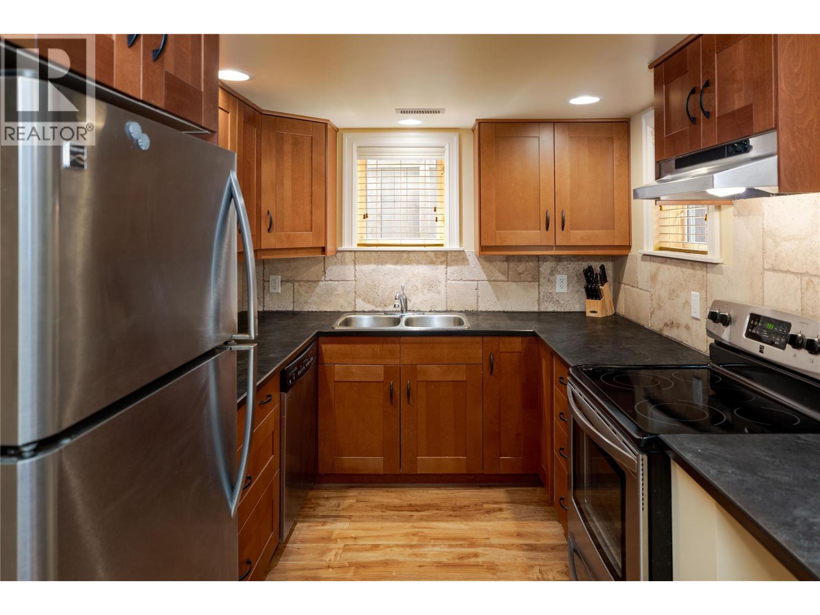  354 BURNE Avenue, Kelowna