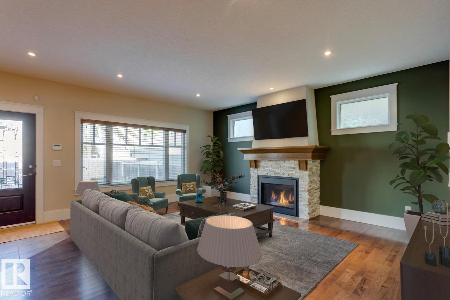 Photo 10 of 11026 80 Av Nw, Edmonton AB