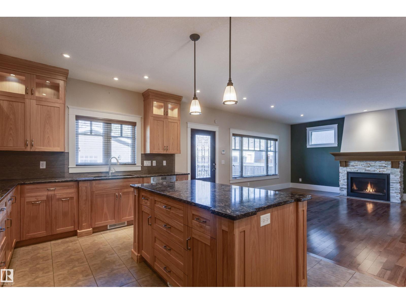 Photo 5 of 11026 80 Av Nw, Edmonton AB