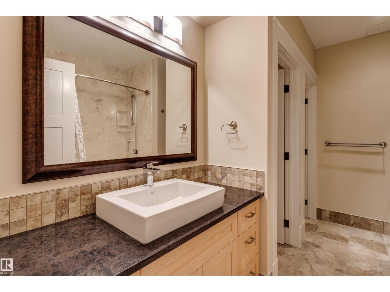 Photo 11 of 11026 80 Av Nw, Edmonton AB