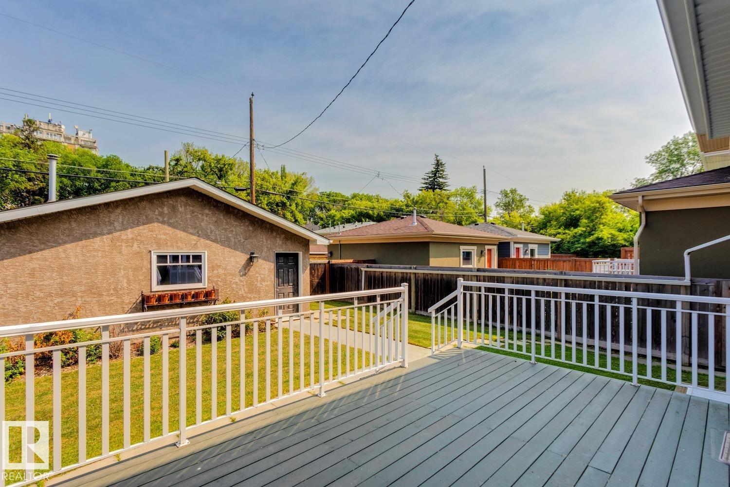 Photo 8 of 11026 80 Av Nw, Edmonton AB